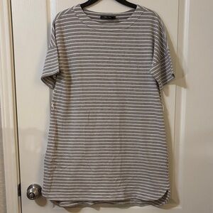 Doe & Rae Gray Striped Short Sleeve Tee